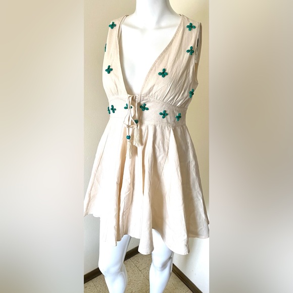 House of Harlow 1960 Dresses & Skirts - House of Harlow 1960 Cream linen  and Teal Embellished mini Dress .